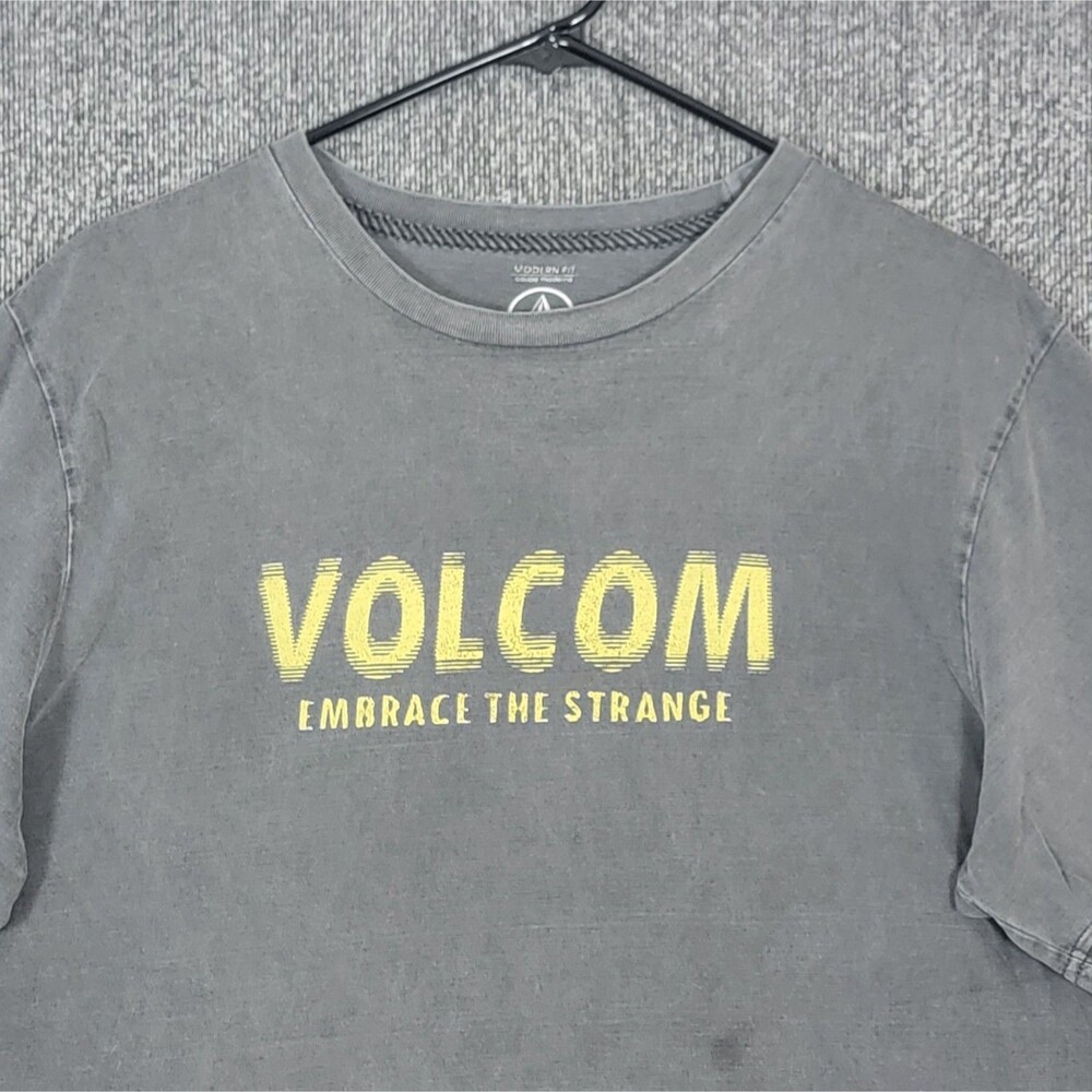 Volcom T-Shirt Mens Large Gray Modern Fit Embrace The Strange Skate Surf